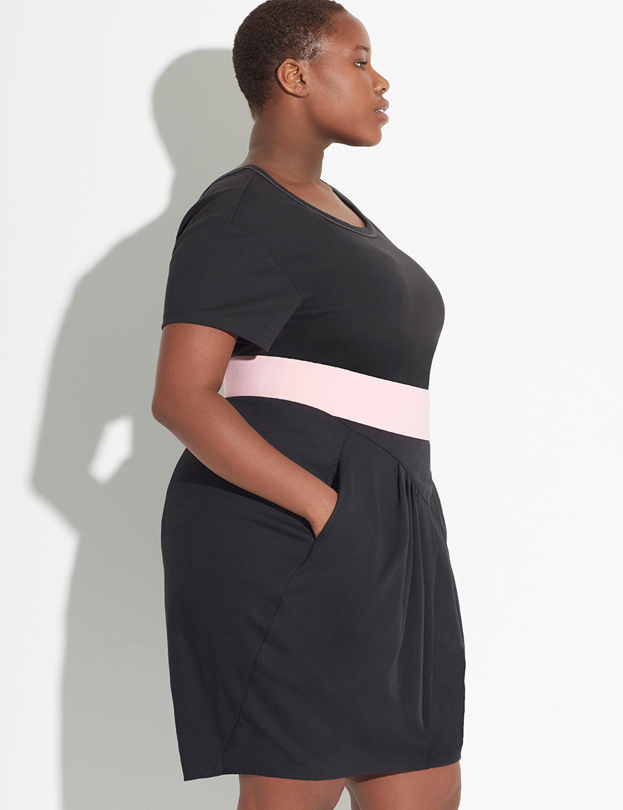 plus-size-fashion-black-chic-skirt-outfit.jpg