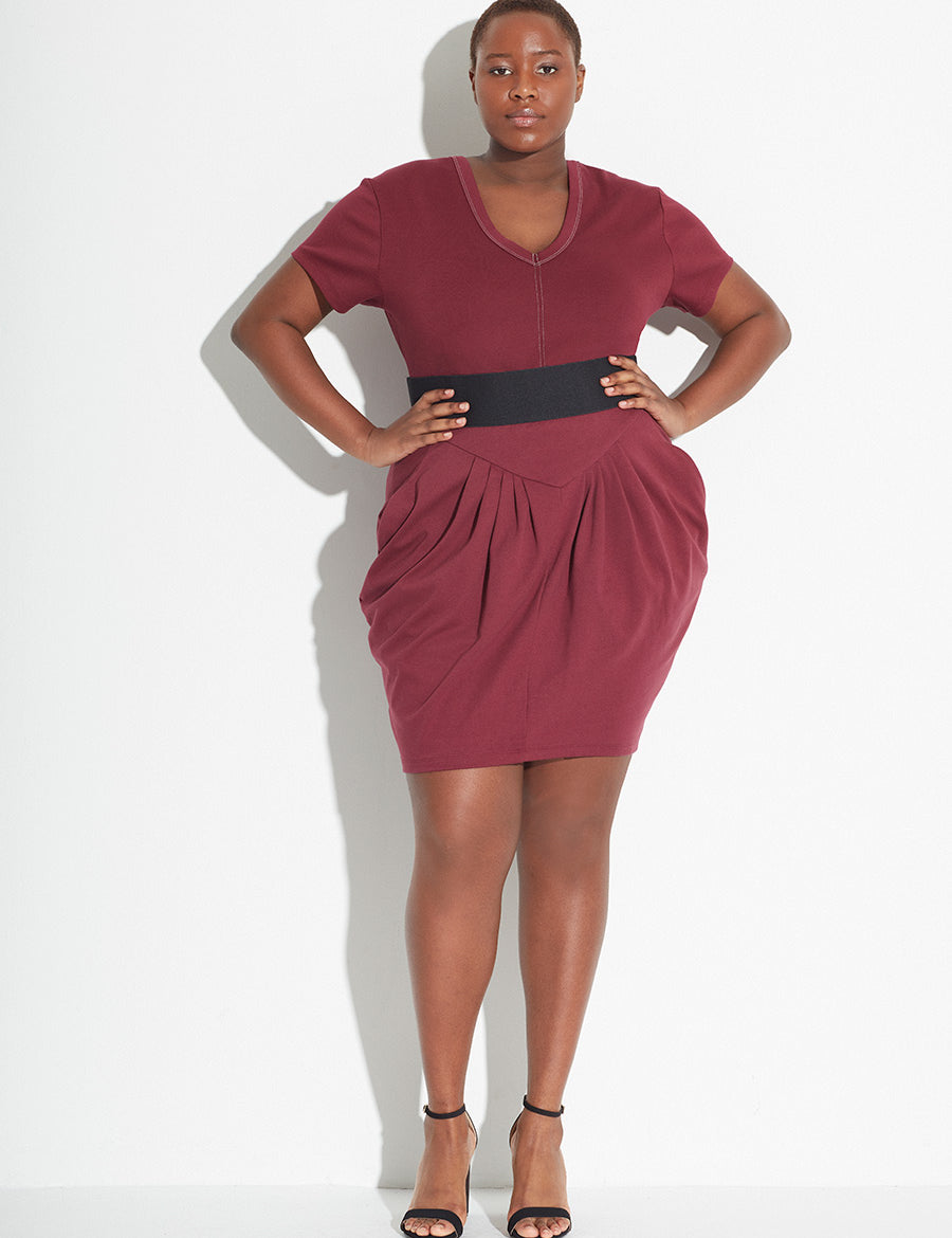 premium-design-chic-burgundy-monochrom-plus-size-fashion_99e37316-7805-4611-9f58-285d7d885ea4.jpg